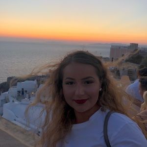 Meet your Posher, Alyssa